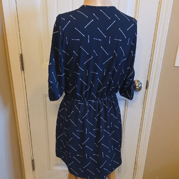 Navy Blue Arrow Patterned Dress - Picture 2 of 6
